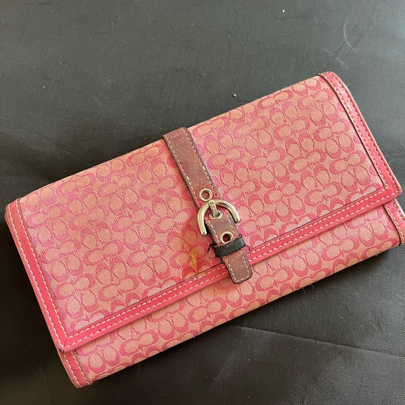 Coach Handbags - Vintage Coach Wallet